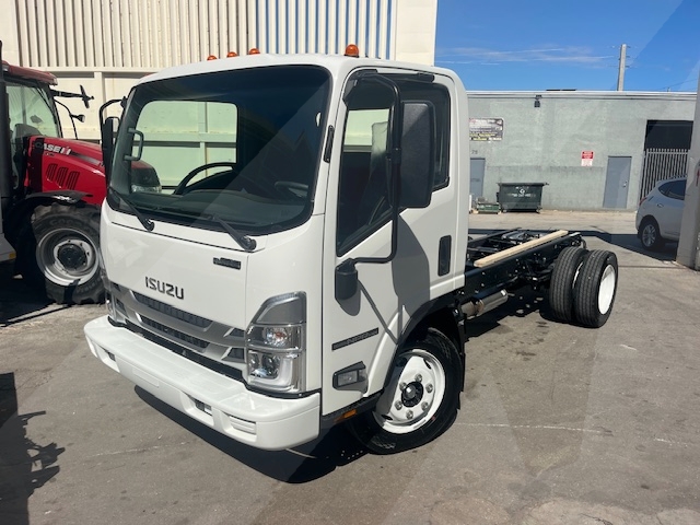 Truck Chassis Isuzu NPR - Gasoline