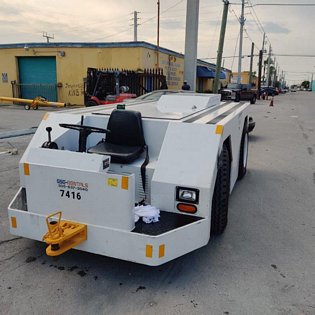 Push Back Tractor S&S GT-1628