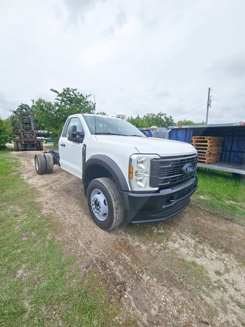 Truck Chassis Ford F-600