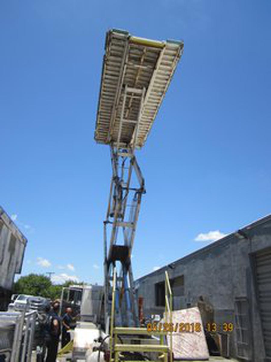 Lift Truck Tesco/ Freightliner ML-5030 / Fl70