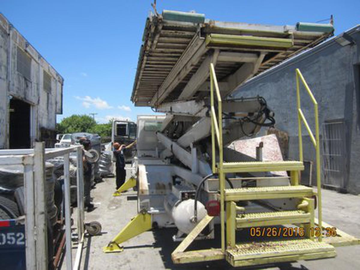 Lift Truck Tesco/ Freightliner ML-5030 / Fl70