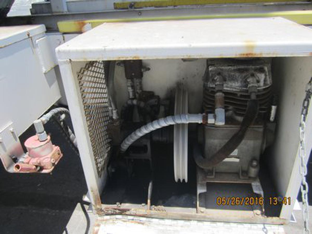 Lift Truck Tesco/ Freightliner ML-5030 / Fl70