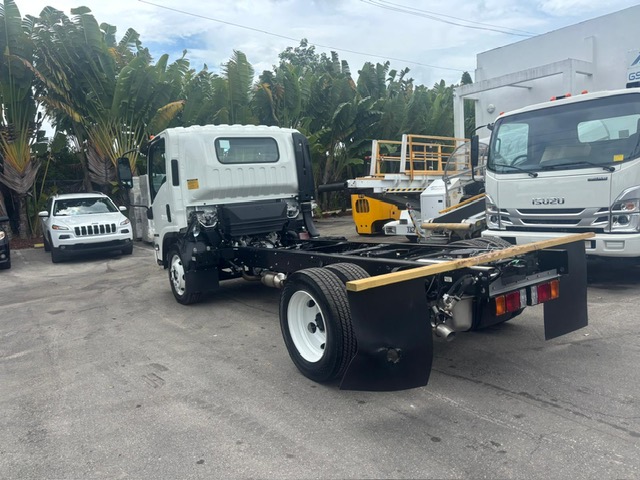 Truck Chassis Isuzu NPR - Gasoline