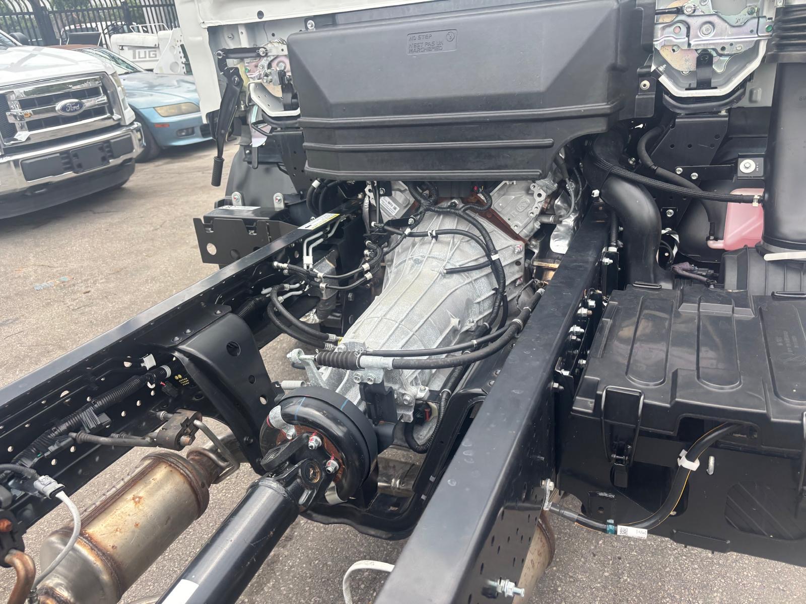 Truck Chassis Isuzu NPR - Gasoline