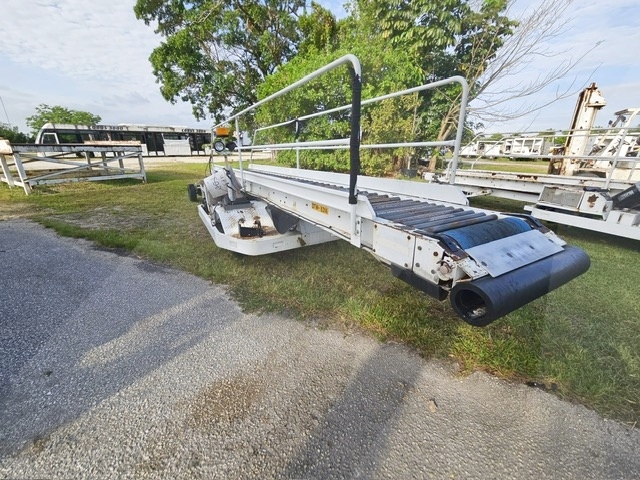 Towable Belt Loader Wasp A01771D-3853