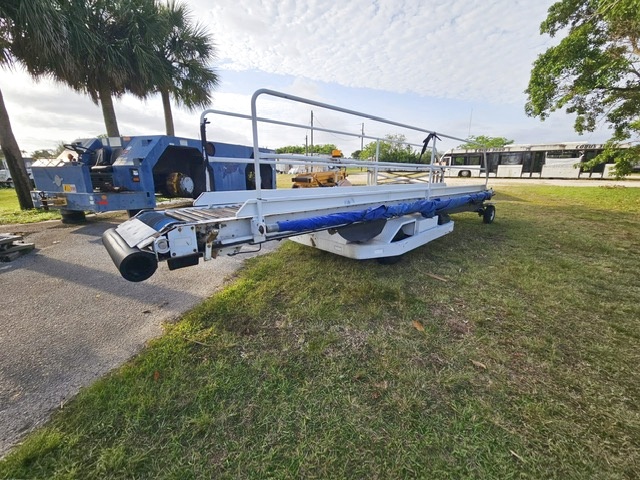 Towable Belt Loader Wasp A01771D-3853