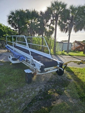 Towable Belt Loader Wasp A01771D-3650