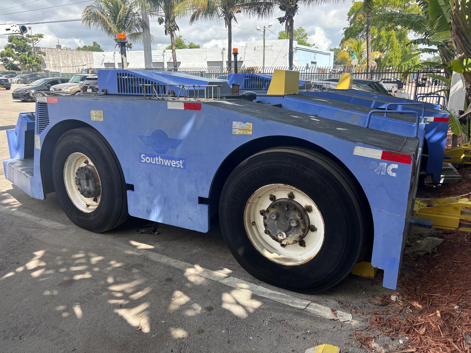 Push Back Tractor FMC B-350