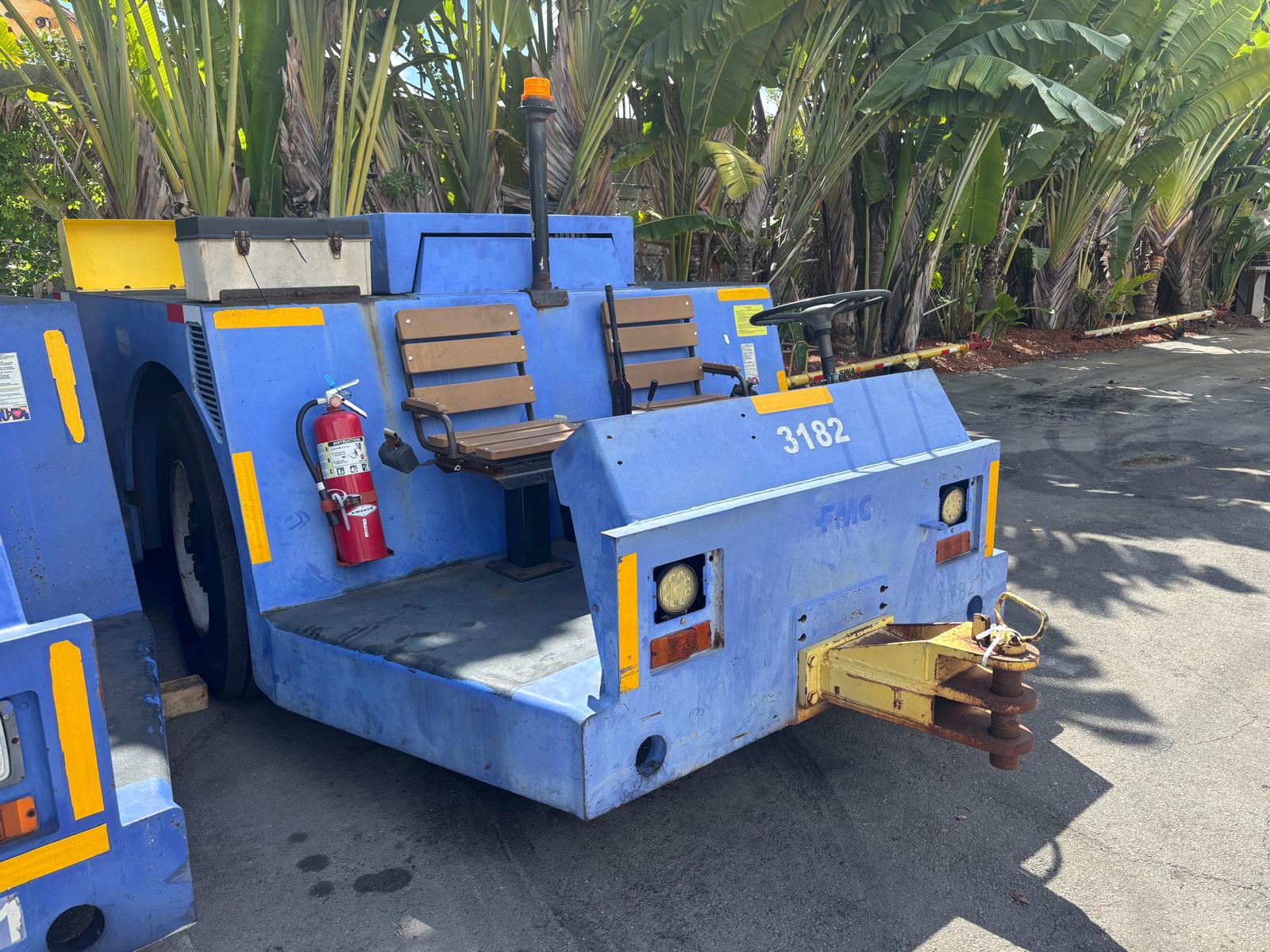 Push Back Tractor FMC B-350