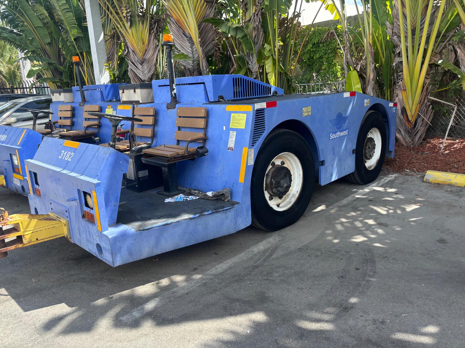 Push Back Tractor FMC B-350