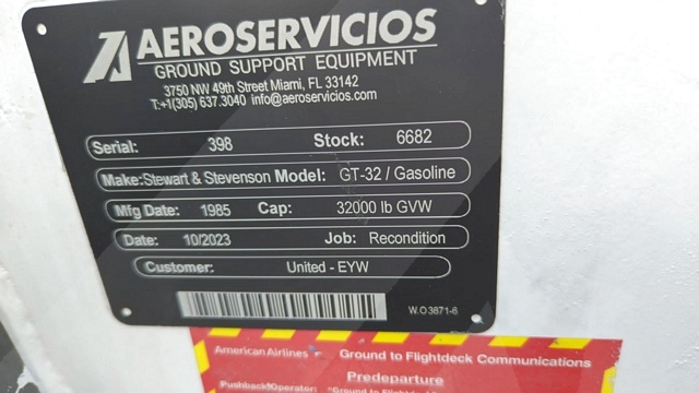 Push Back Tractor S&S GT-32 Gasoline Engine