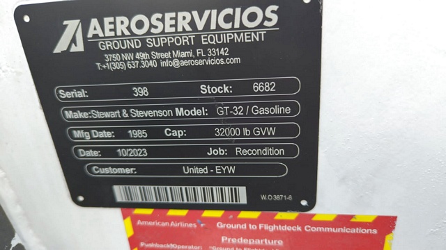 Push Back Tractor S&S GT-32 Gasoline Engine