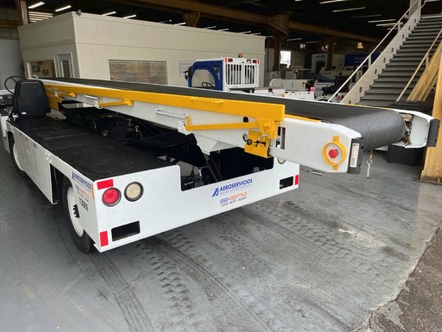 Belt Loader Tug 660
