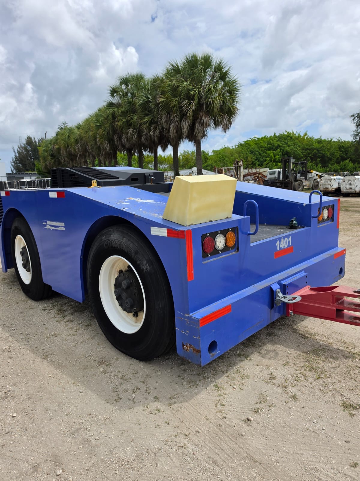 Push Back Tractor FMC B-350