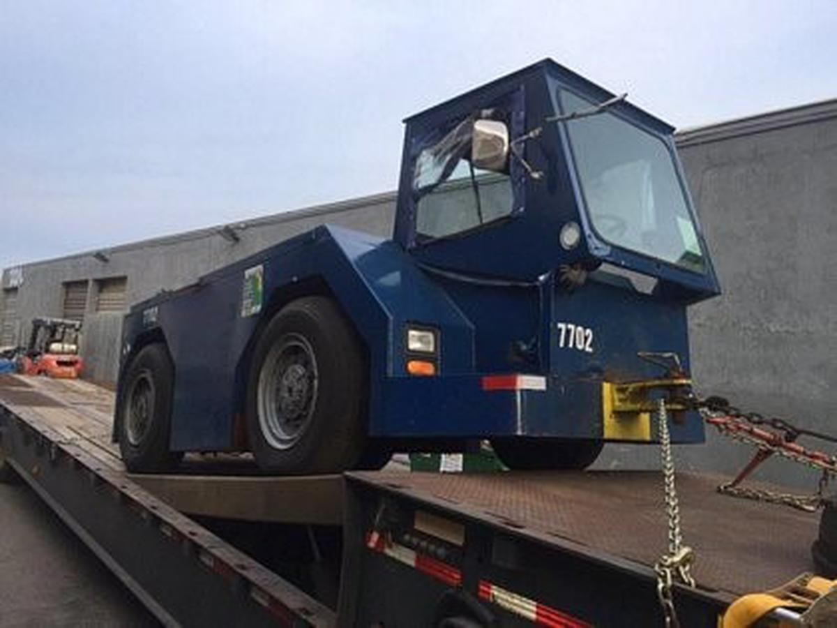 Push Back Tractor S&S GT-1628