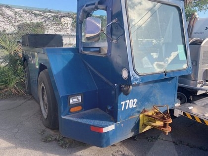 Push Back Tractor S&S GT-1628