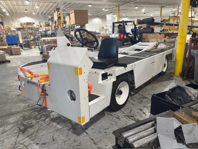 Belt Loader Tug 660