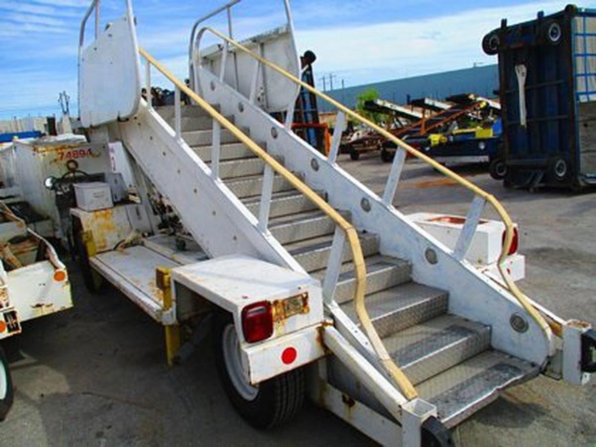Motorized Passenger Stair Wollard/TLPH 310 DL  - 96/114 in