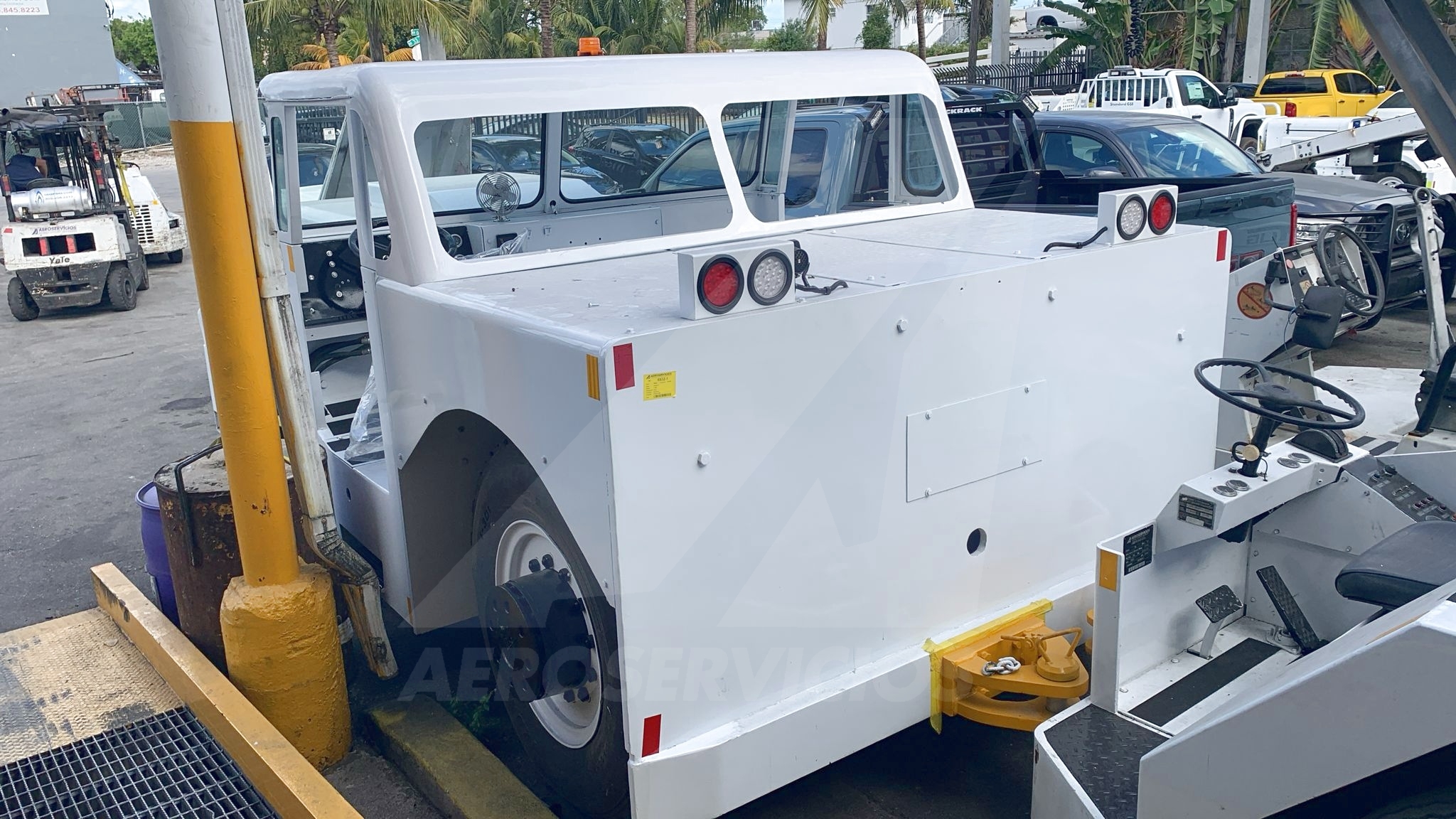 Push Back Tractor Hough-Paymover T-300