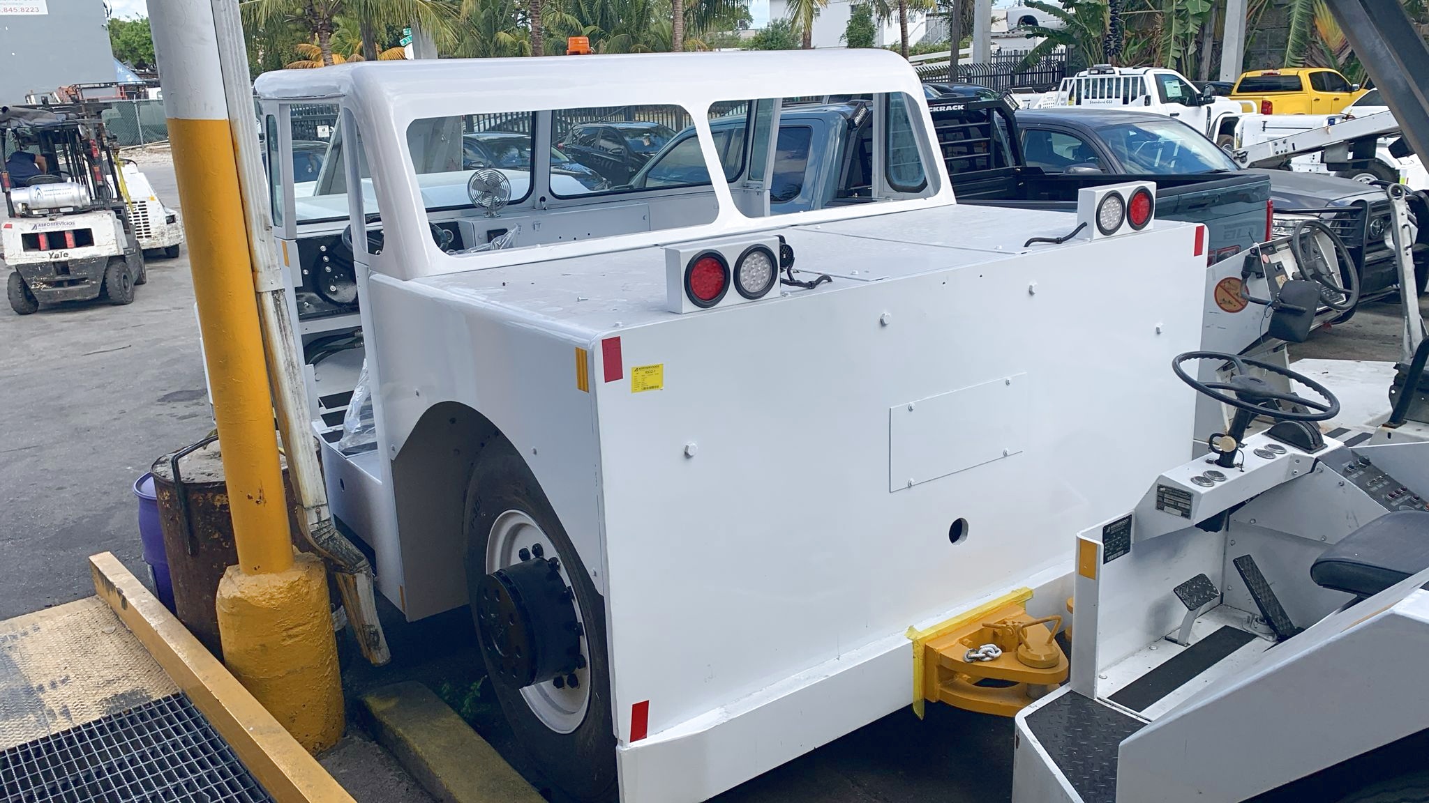 Push Back Tractor Hough-Paymover T-300