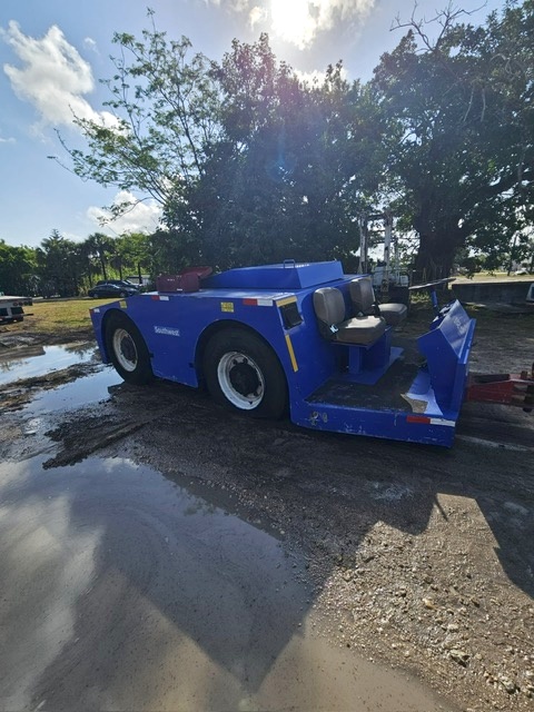 Push Back Tractor FMC B350E