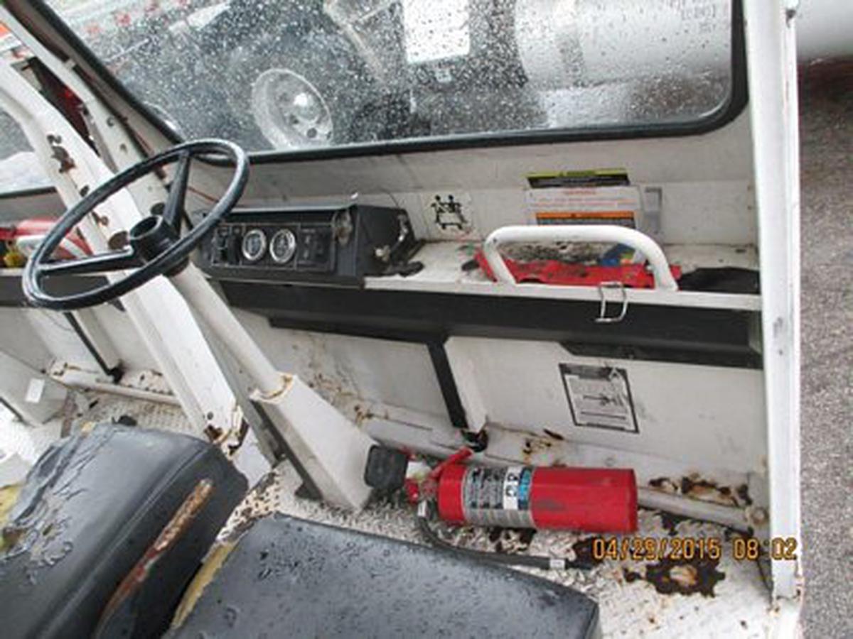 2004 Taylor-Dunn B2-48-TT