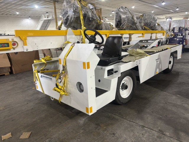 Belt Loader Tug 660