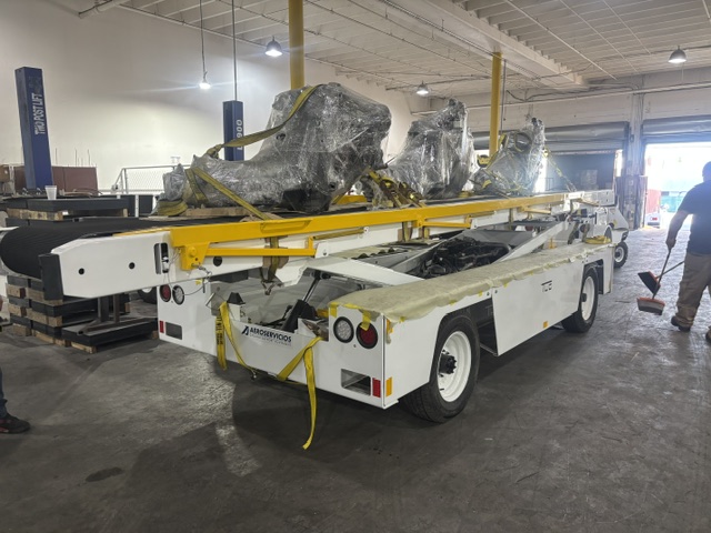 Belt Loader Tug 660