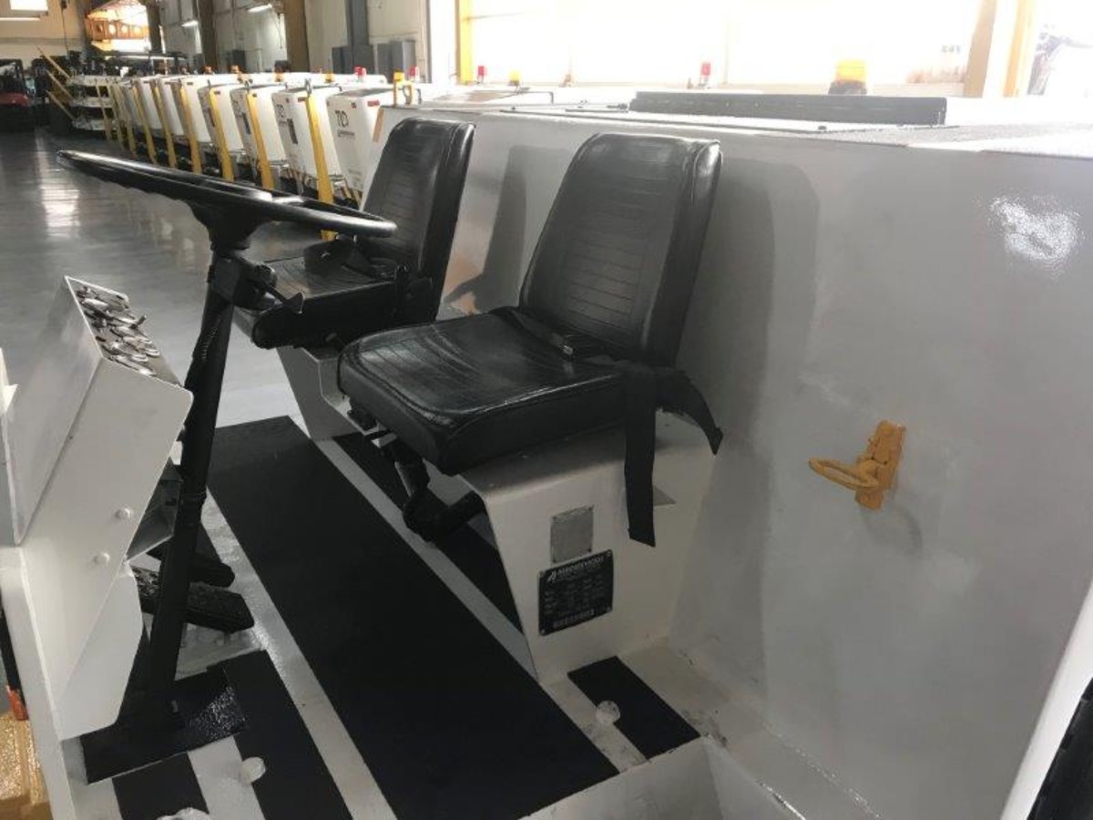 Push Back Tractor FMC B-500