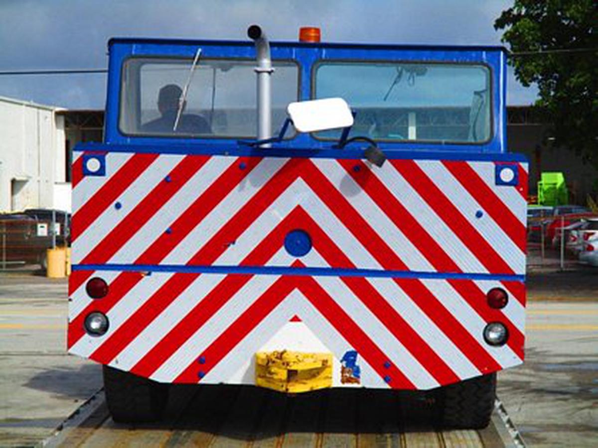 Push Back Tractor Hough-Paymover T-180 FA