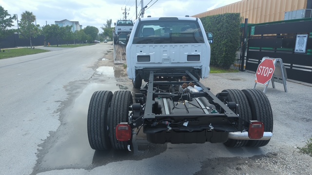 Truck Chassis Ford F-600
