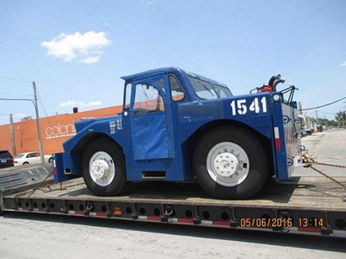 Push Back Tractor Hough-Paymover T-300