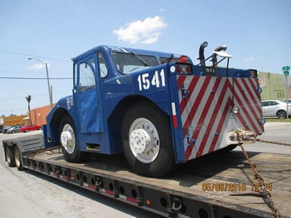 Push Back Tractor Hough-Paymover T-300