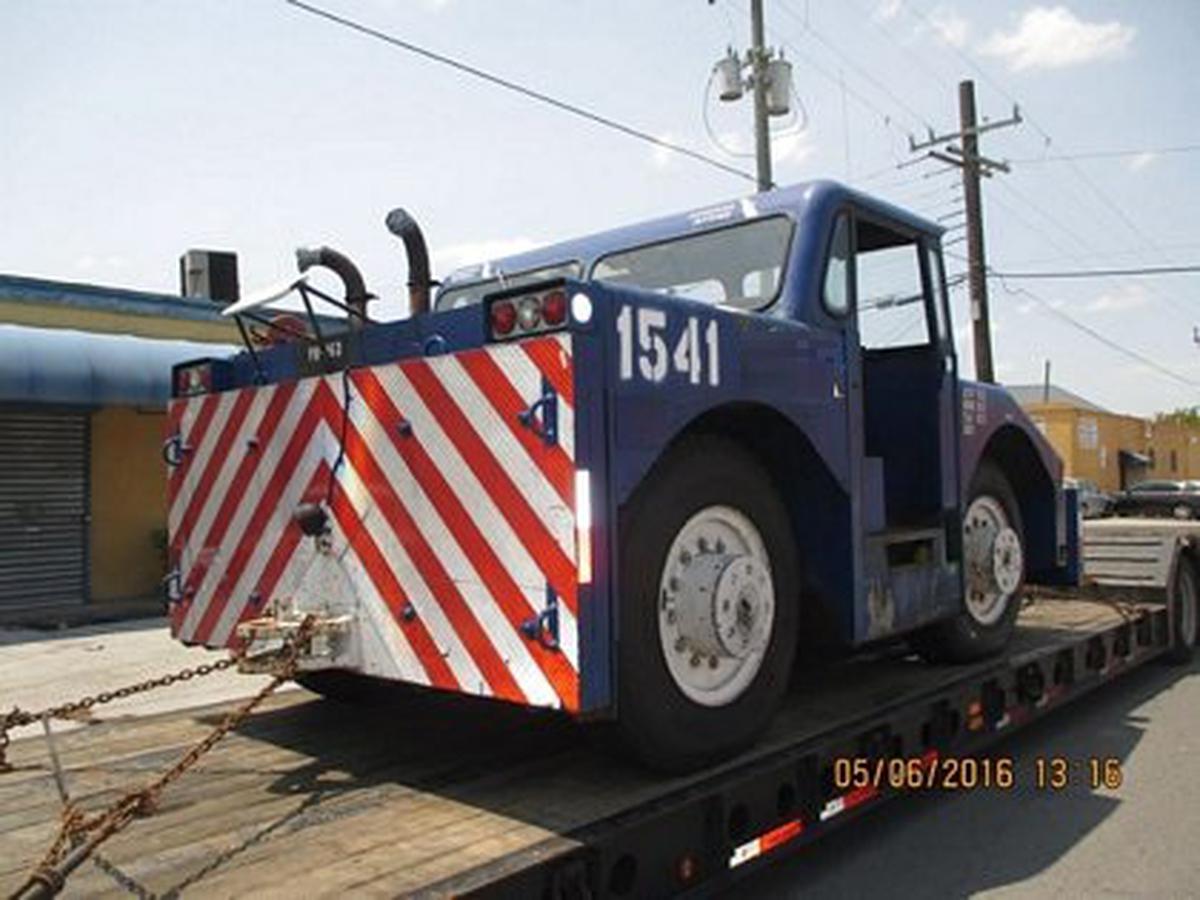 Push Back Tractor Hough-Paymover T-300