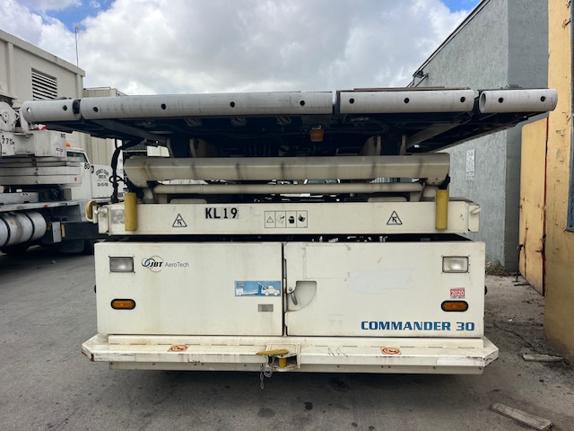 JBT Commander 30i - Main Deck