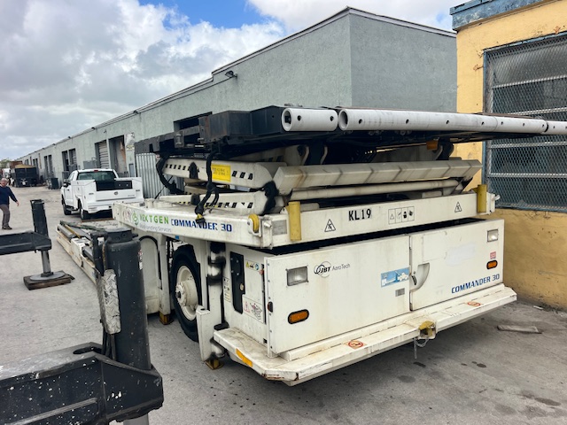 JBT Commander 30i - Main Deck