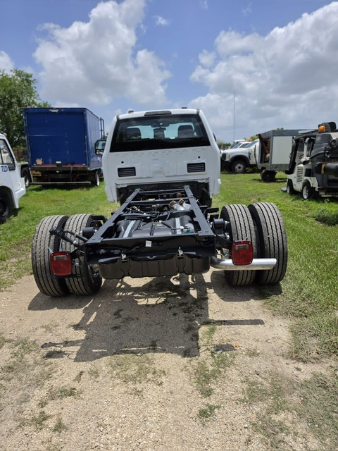 Truck Chassis Ford F-600