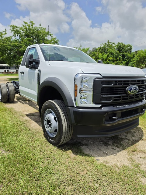 Truck Chassis Ford F-600