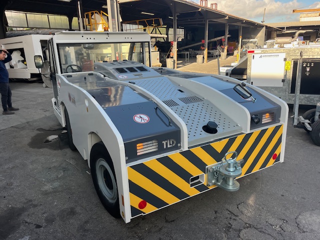 Push Back Tractor TLD TMX-150-9 T4