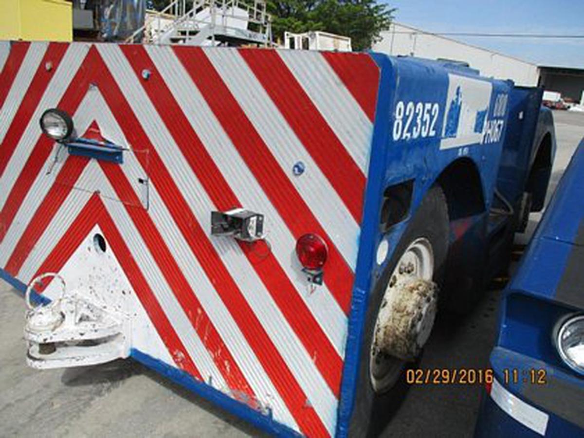 Push Back Tractor Hough-Paymover T-300 SL