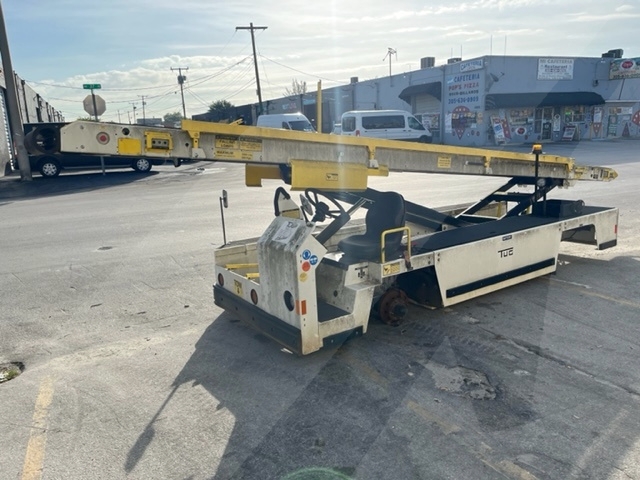 Belt Loader Tug 660E