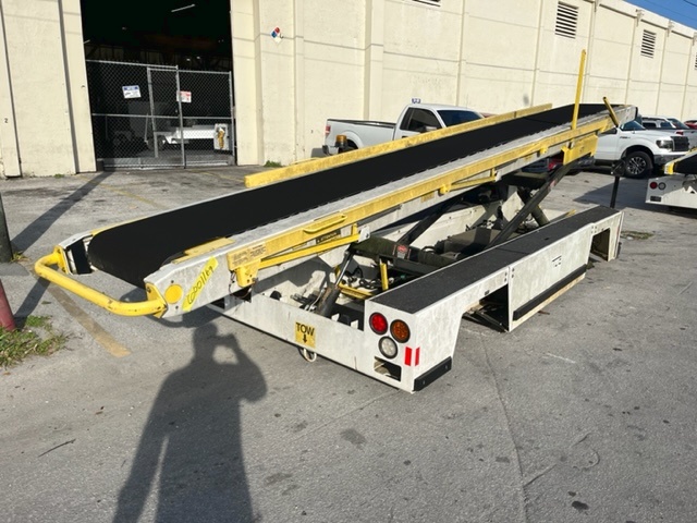 Belt Loader Tug 660E