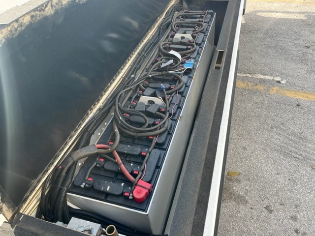 Belt Loader Tug 660E