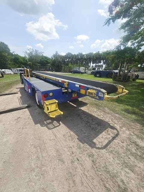 Belt Loader Tug 660