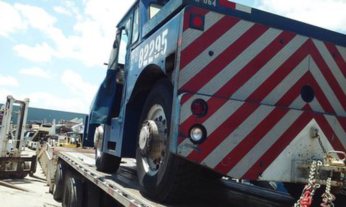 Push Back Tractor Hough-Paymover T-300