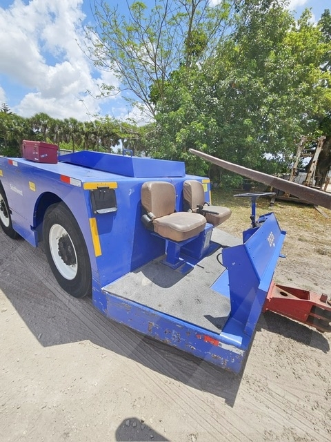 Push Back Tractor FMC B350E