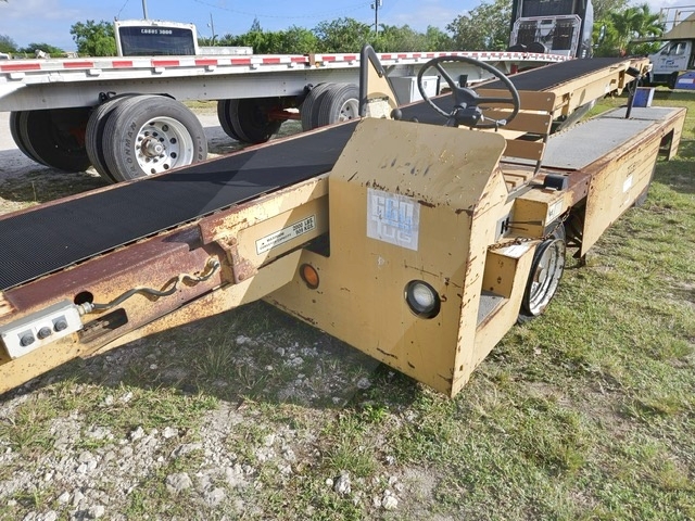 Belt Loader Tug 660E