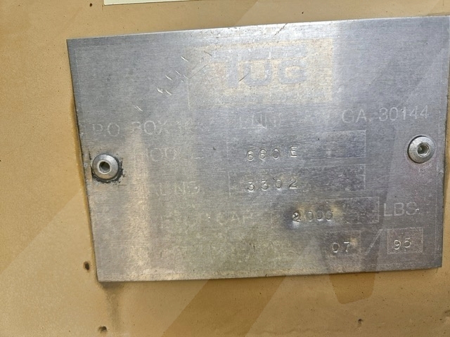 Belt Loader Tug 660E