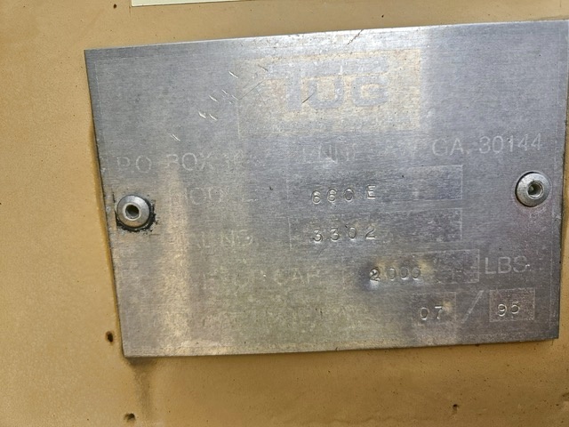 Belt Loader Tug 660E