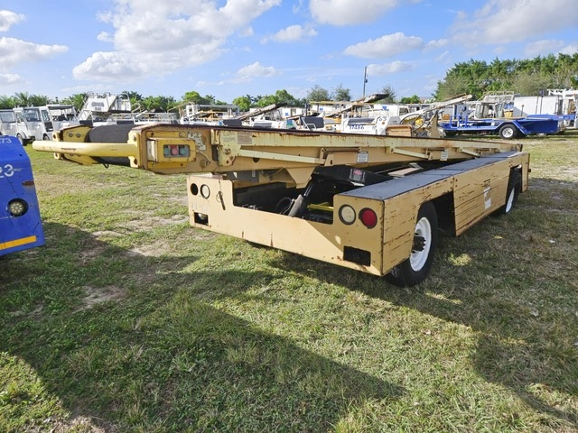 Belt Loader Tug 660E